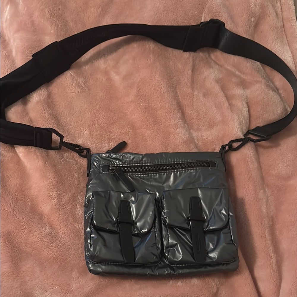 Kenneth Cole grey side bag